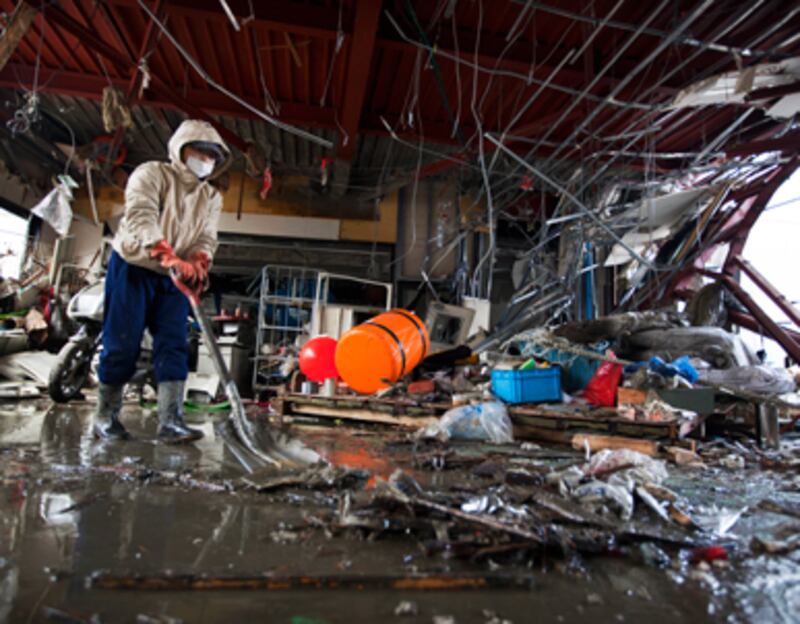 articles/2011/03/23/japan-nuclear-crisis-3-more-earthquakes-rattle-fukushima-daiichi/samuels-japan-day-12_168492_xypwu8