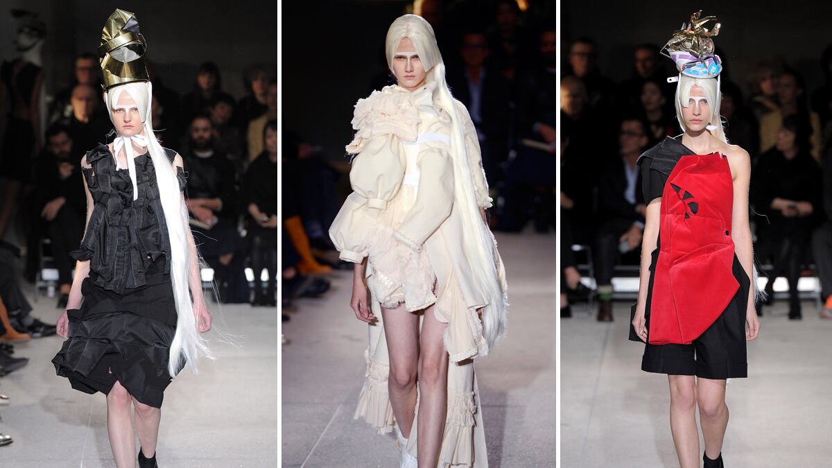 articles/2012/09/30/paris-fashion-week-redefining-femininity-at-comme-des-garcons-and-rick-owens/givhan-comme-garcons-tease-embed_znn9eh