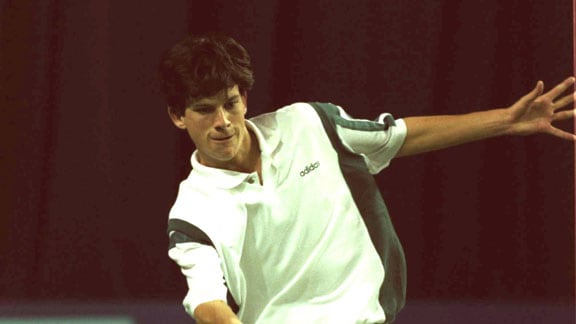 articles/2010/08/31/roger-federer-serena-williams-more-tennis-tantrums-on-video/tennis-tantrum---tim-henman_c9ccug