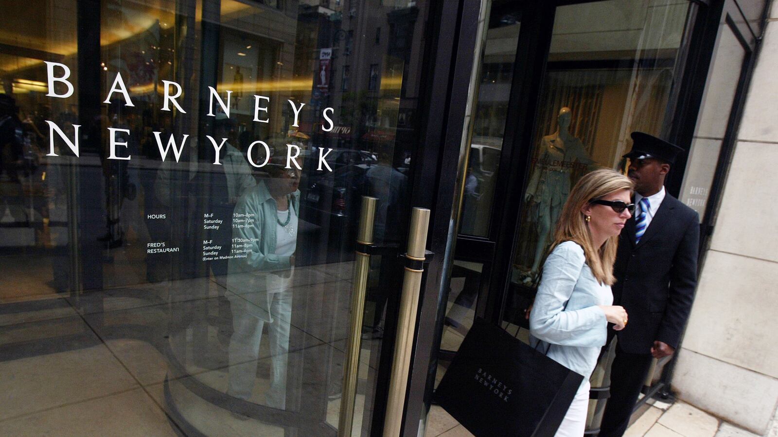 articles/2014/08/12/barney-s-settled-its-shop-and-frisk-lawsuit-kelly-cutrone-loathes-kanye-west/140812-barneys-cheat_kra9qm