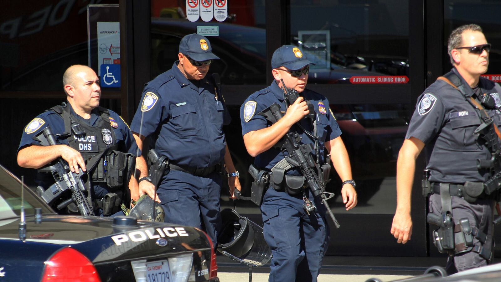 articles/2013/11/01/lax-chaotic-scene-greets-arriving-passengers-after-shooting-attack/131101-stern-lax-tease_p0eeav