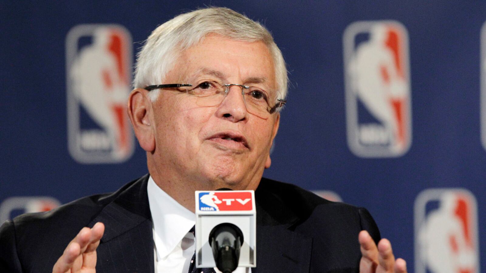cheats/2012/10/25/commissioner-stern-retiring-from-nba/nba-david-stern-retiring-cheat_gqzxvz