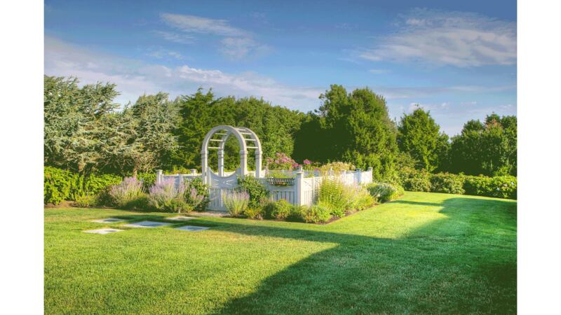 171104-mcnearney-omg-i-want-this-house-45_qubknt