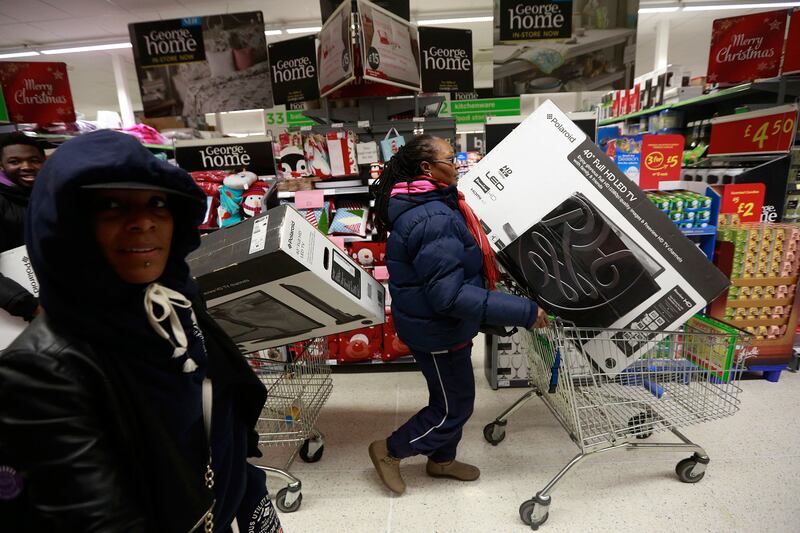 galleries/2014/11/28/black-friday-photos/141128_black-friday_05_lgbvir