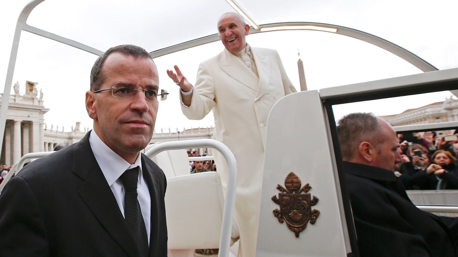 articles/2014/12/05/is-the-pope-unprotected-now-that-he-s-fired-the-head-of-the-swiss-guards/141204-nadeau-pope-tease_sg8zwu