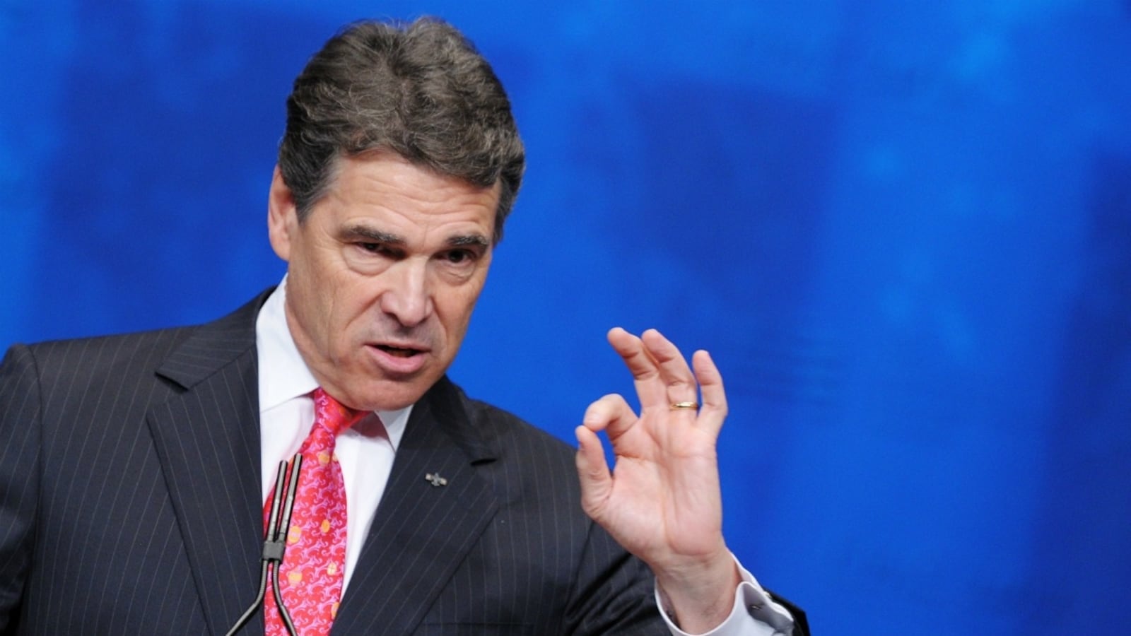 cheats/2012/05/24/mitt-to-court-rick-perry-donors/rick-perry-romney-chea_lrwgag