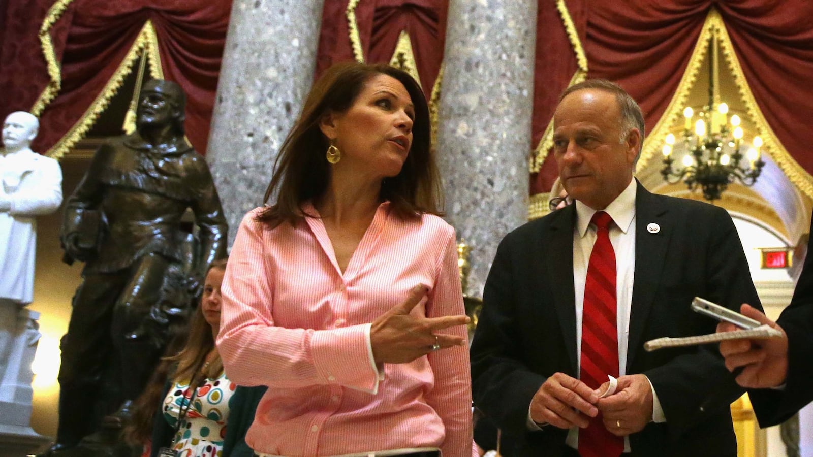 articles/2014/08/01/conservative-republicans-stumble-toward-a-border-bill/140801-mak-gop-border-tease_lgcjcb