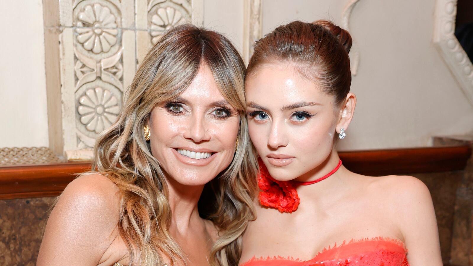 LOS ANGELES, CALIFORNIA - JANUARY 06: (L-R) Heidi Klum and Leni Klum attend the Vanity Fair and Amazon MGM Studios awards season celebration at Bar Marmont on January 06, 2024 in Los Angeles, California. (Photo by Stefanie Keenan/Getty Images for Vanity Fair)