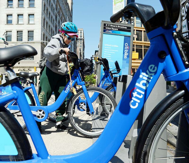 articles/2013/05/29/i-tried-new-york-s-bike-sharing-program-and-i-liked-it/bike-share-citi_rarz9x