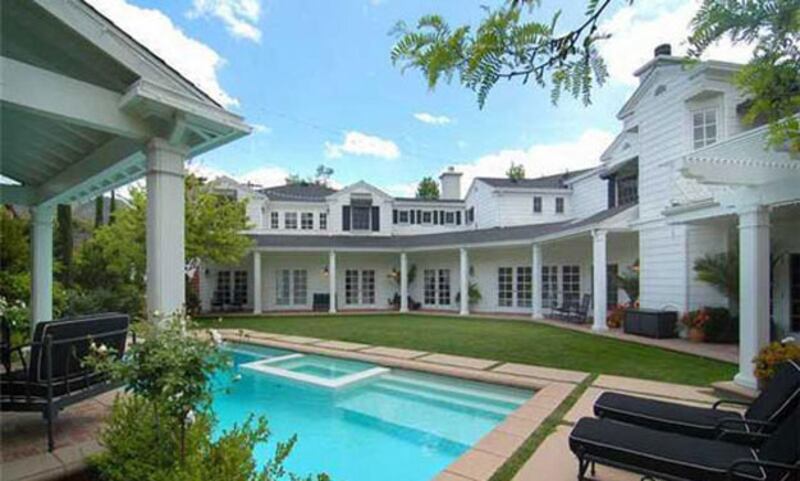 galleries/2010/08/05/stars-homes-for-sale/celebrity-homes---facinelli-garth_tr0pe2