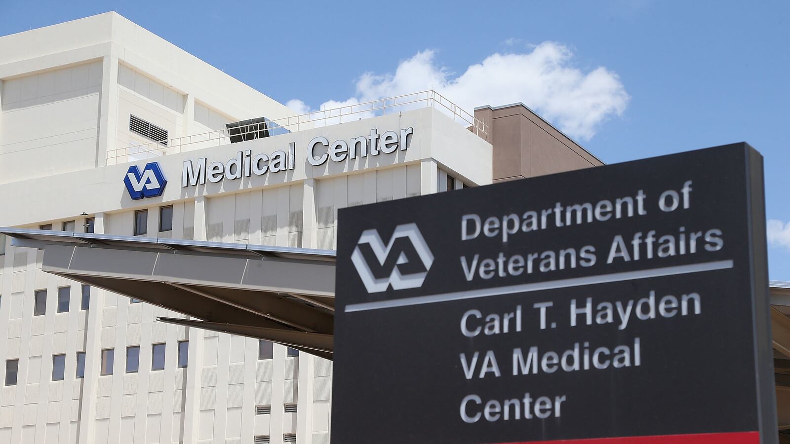 cheats/2014/05/30/doctor-shortages-cited-in-va-scandal/140530-va-phoenix-cheat_oxoyw8