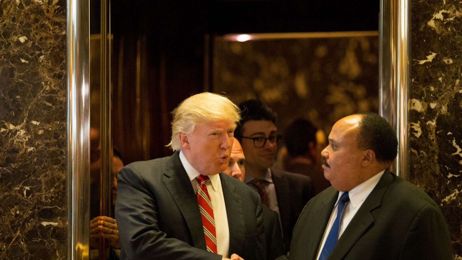 cheats/2017/01/16/martin-luther-king-iii-meets-with-trump/170116-trump-mlk-iii-cheat_tyjixb