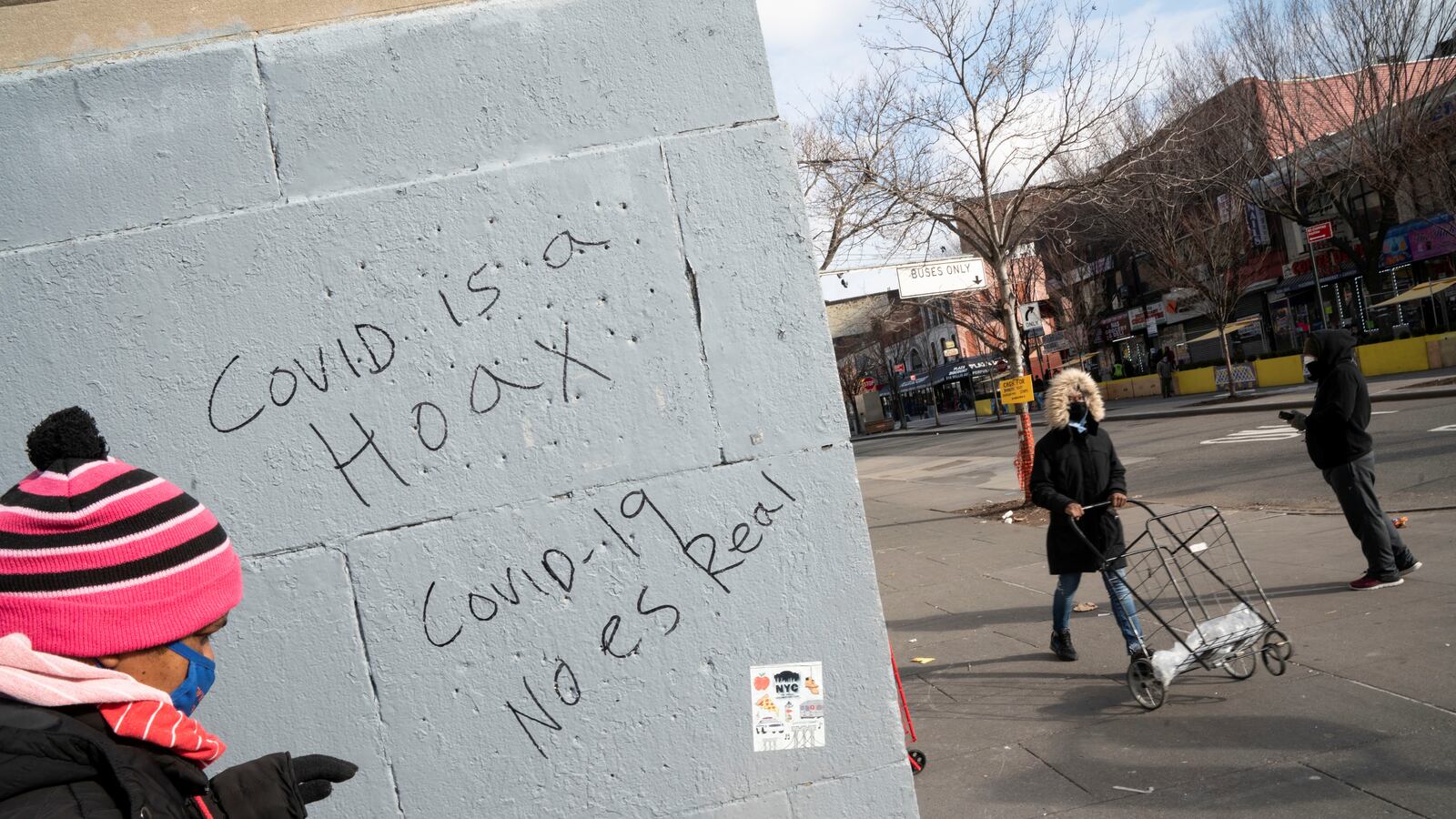 2021-01-06T193017Z_1463894944_RC2J2L99MV2N_RTRMADP_3_HEALTH-CORONAVIRUS-USA-NEW-YORK_jwfiik