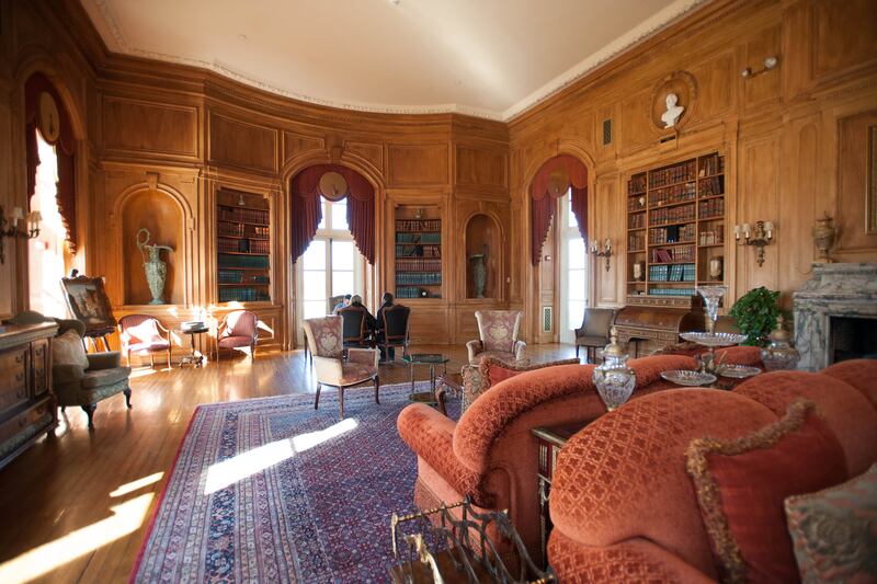 galleries/2013/10/10/royal-for-the-weekend-nine-historic-castles-mansions-and-estates-where-you-can-stay-photos/royal-weekend-oheka_ogyag2