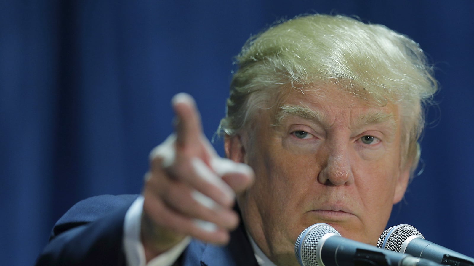 cheats/2015/11/12/trump-likens-carson-temper-to-molesters/15112-trumpcarson-cheat_vlfgce