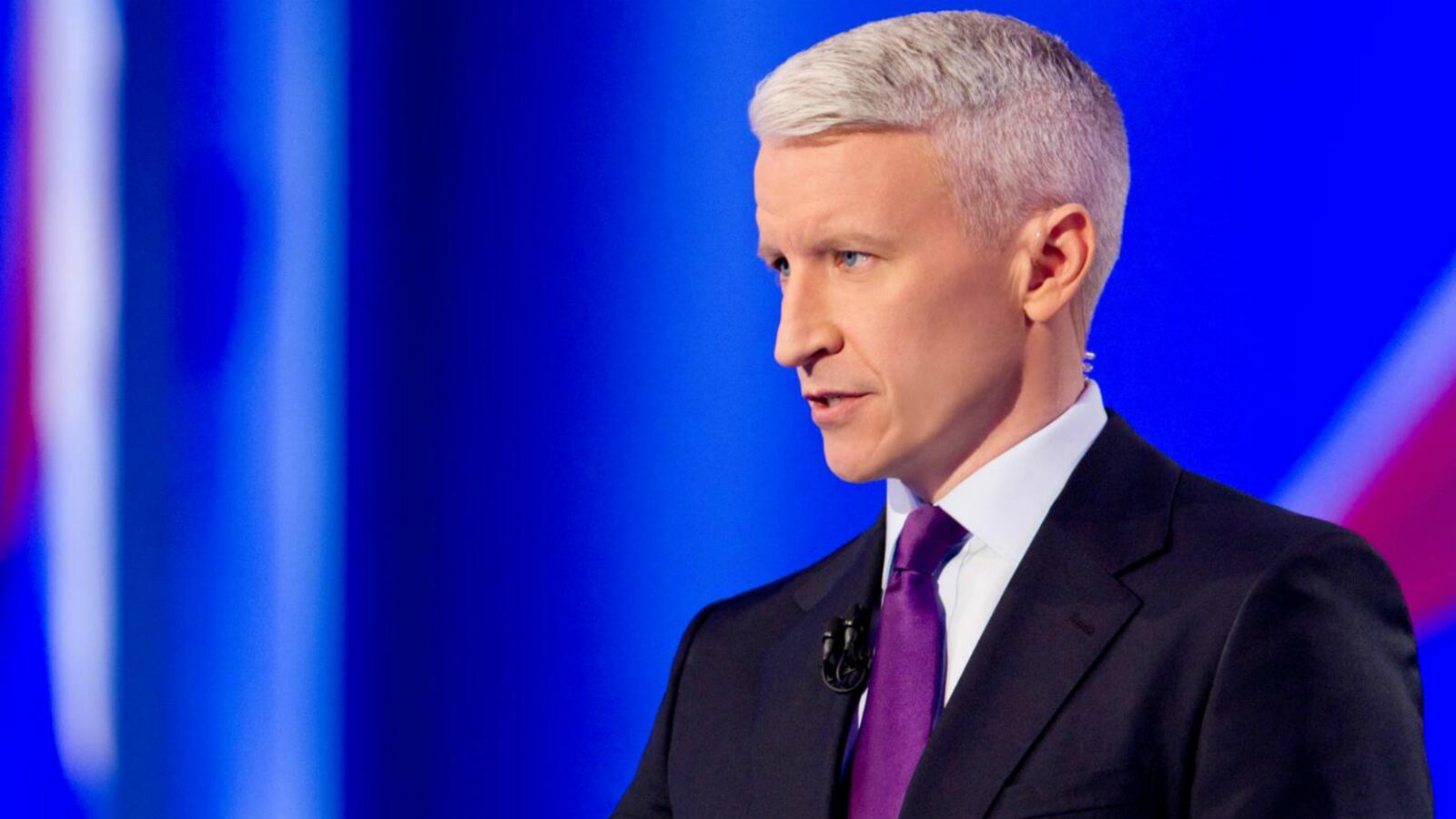 FacebookAndersonCooper_vkqxv9