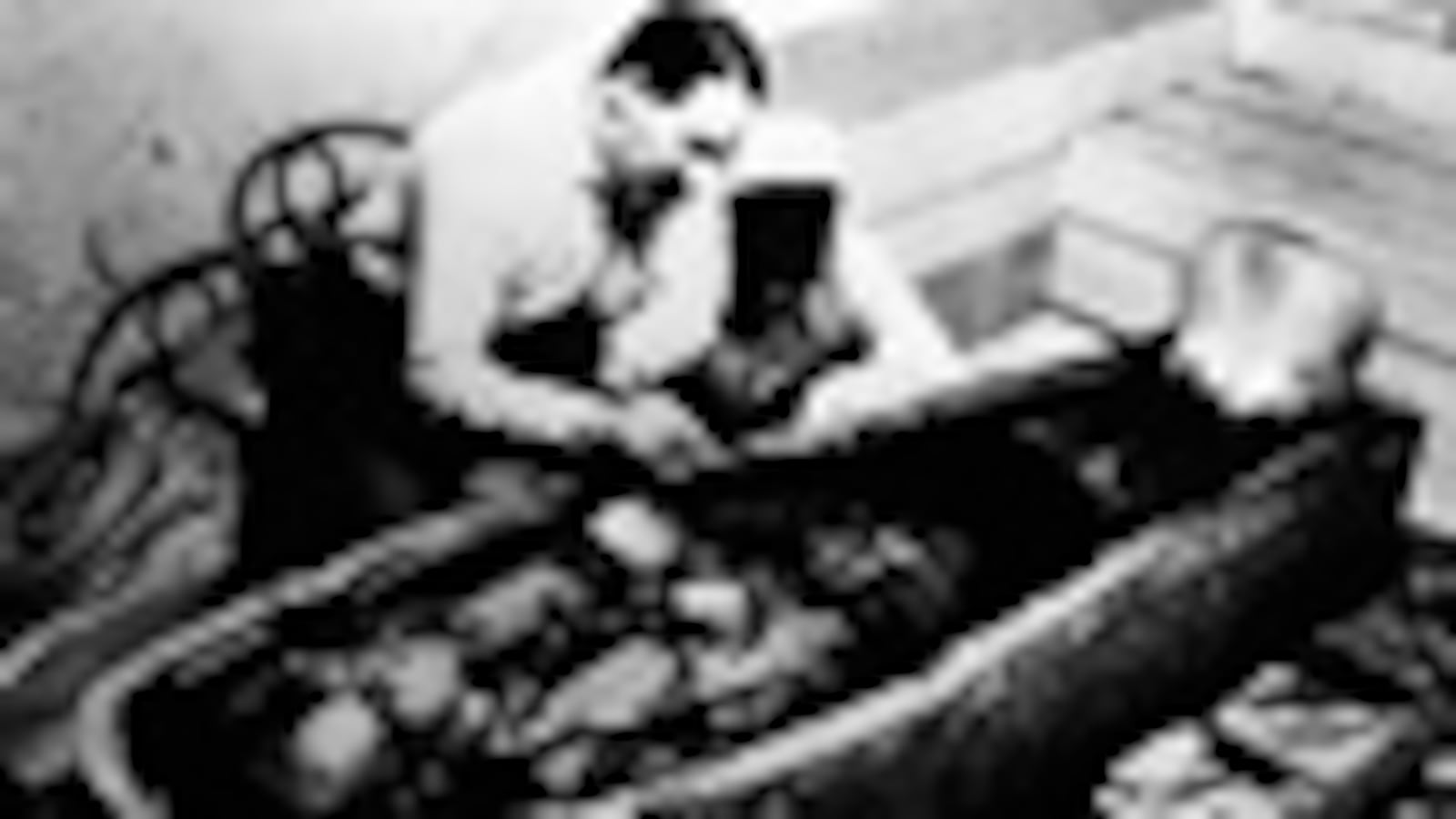 cheats/2010/02/16/king-tut-died-from-malaria-broken-leg/king-tut-1_t3sfls