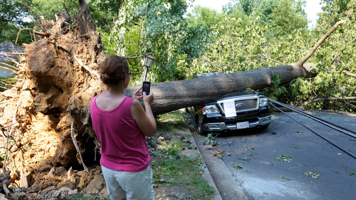 cheats/2012/07/01/storm-outages-could-last-days/storm-power-outages-could-last-days-cheat_alpano