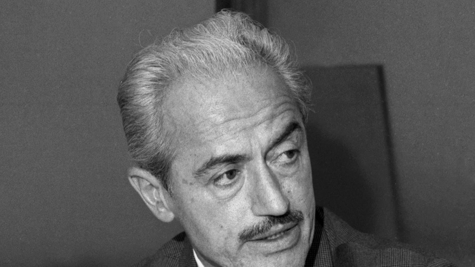 articles/2012/11/27/marvin-miller-the-labor-leader-who-revolutionized-baseball/marvin-miller-allen-tease_g5peip