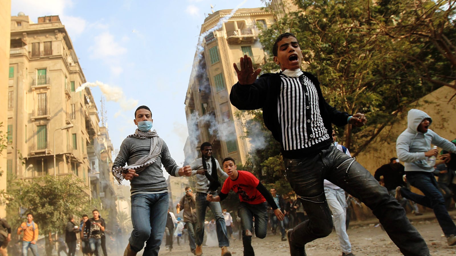 galleries/2011/11/22/cairo-protest-crackdown-photos/01-111121-cairo-protest-violence_knvhqg