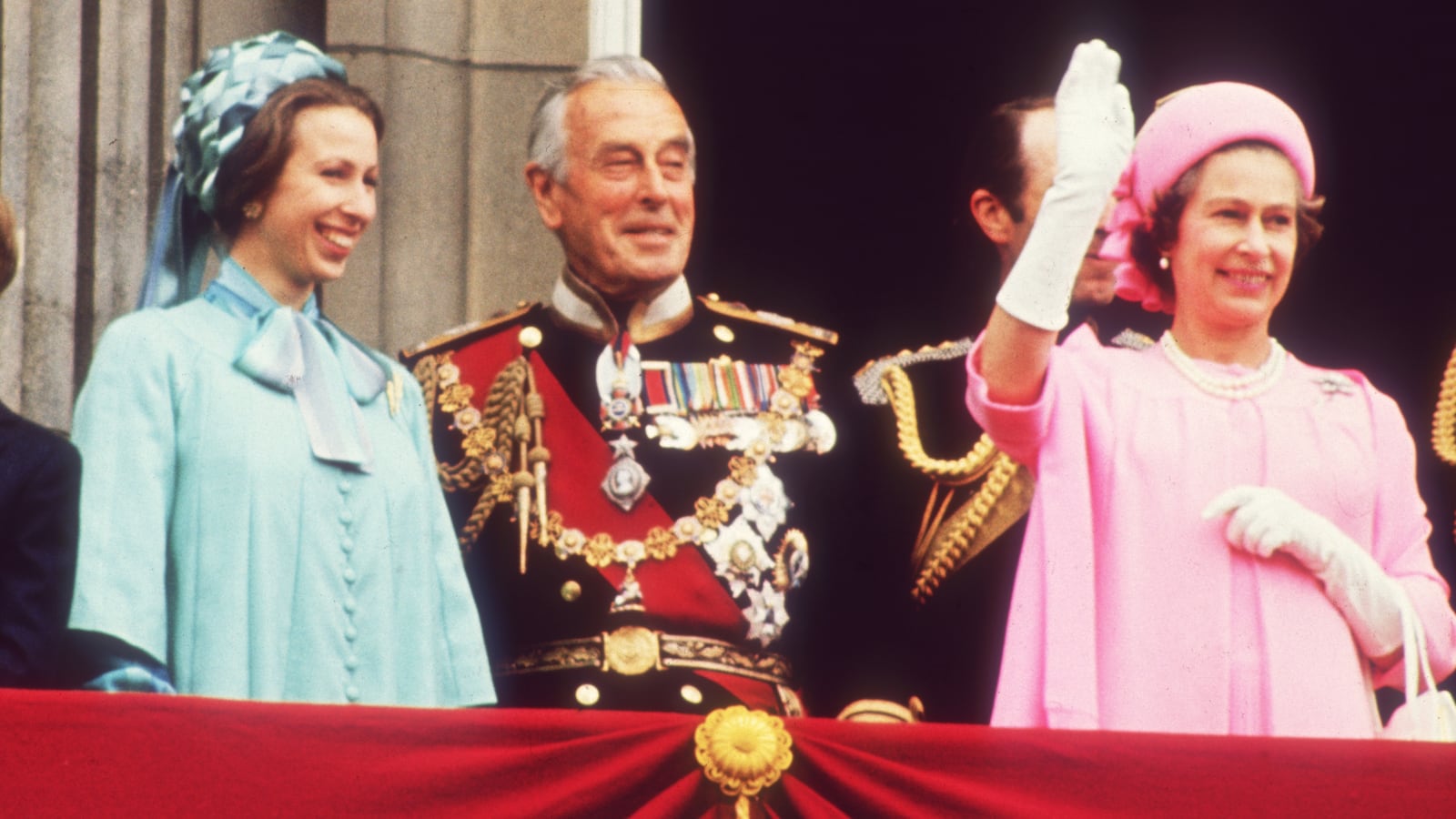 190426-irving-royals-tease_tcnb27