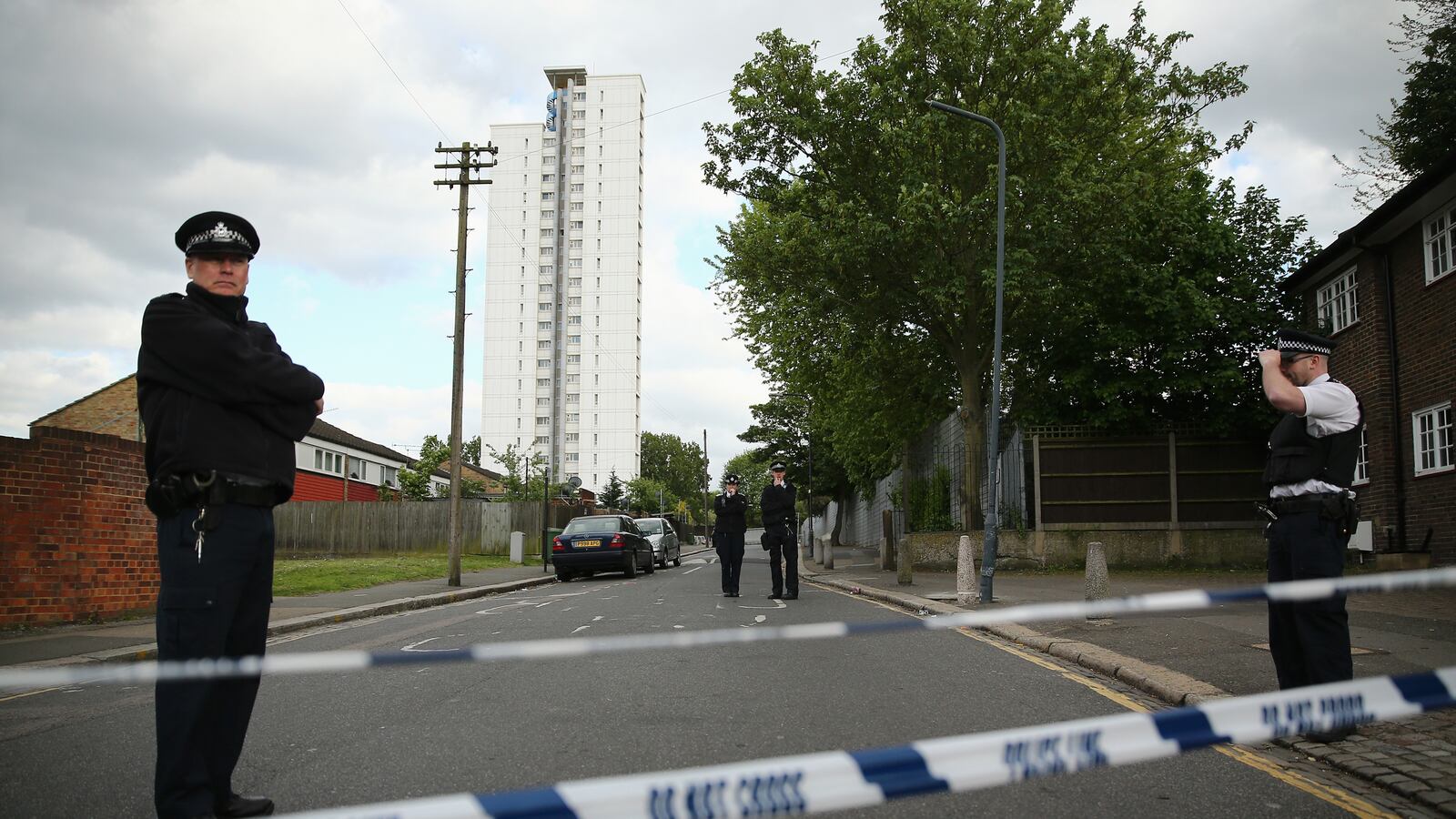 cheats/2013/05/22/soldier-beheaded-in-london-machete-attack/130522-soldier-beheading-cheat_ykl1jz