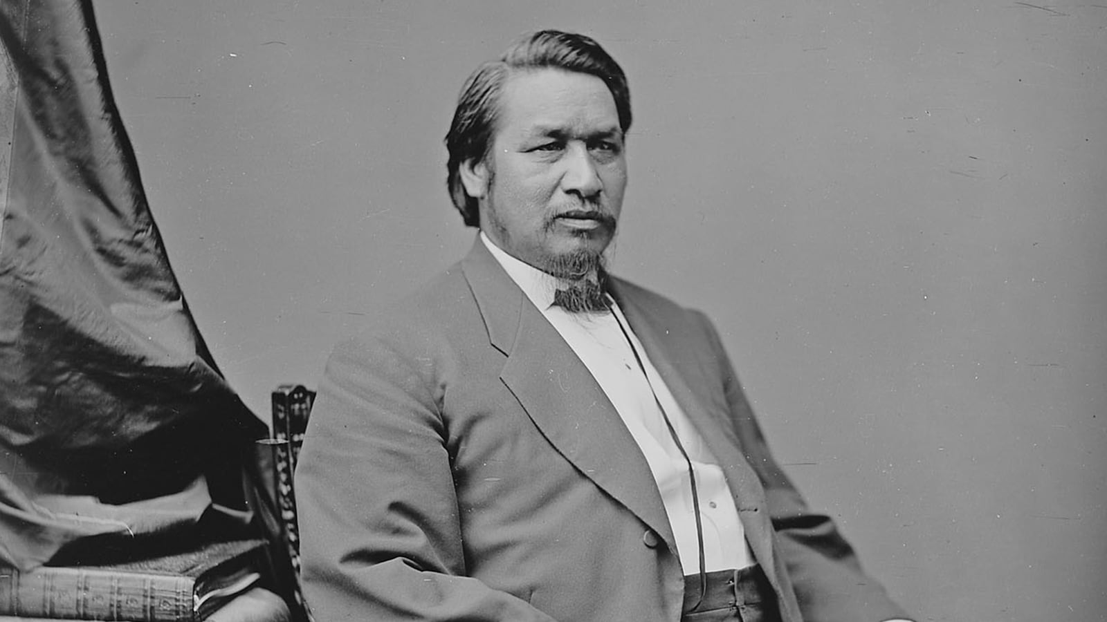 articles/2015/04/25/ely-parker-the-civil-war-s-native-american-general/150424-troy-ely-parker-tease_xx5szm