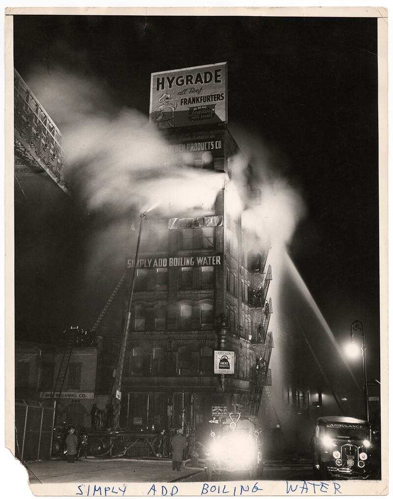 galleries/2013/11/02/murder-mayhem-and-mishaps-inside-weegee-s-new-york-photos/131030-weegee2_jduj8j