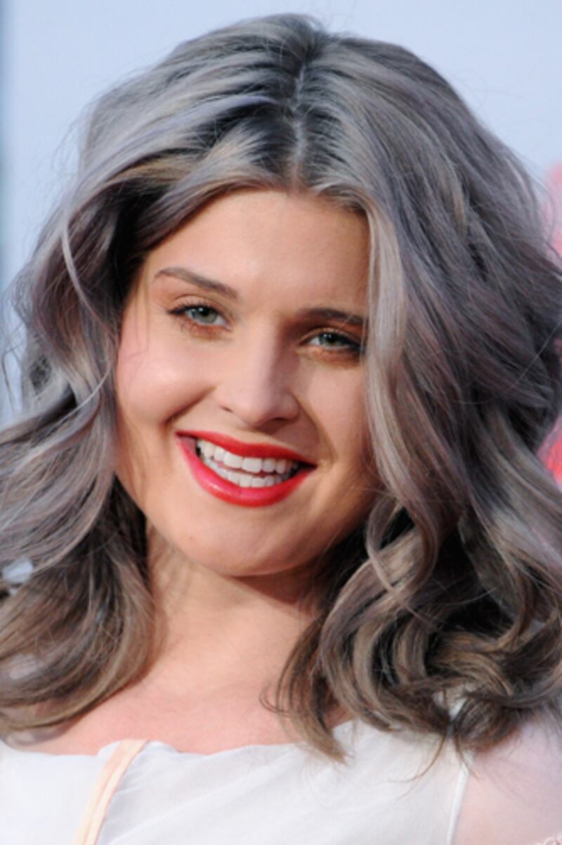 galleries/2012/01/28/kelly-osbourne-kate-moss-other-young-celebrities-who-go-gray-photos/kelly-osbourne-gray-hair-celebrities_ckj675