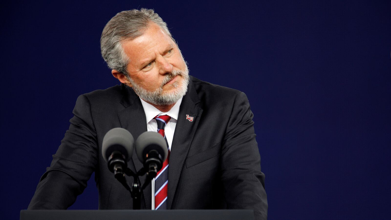 2019-05-11T193133Z_1450728957_RC13F5F1E5B0_RTRMADP_3_USA-PENCE_qq4myw