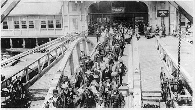 articles/2013/04/24/the-immigrants-haven-t-changed-the-destination-has/the-immigrants-haven-t-changed-the-destination-has-image_zss4i3