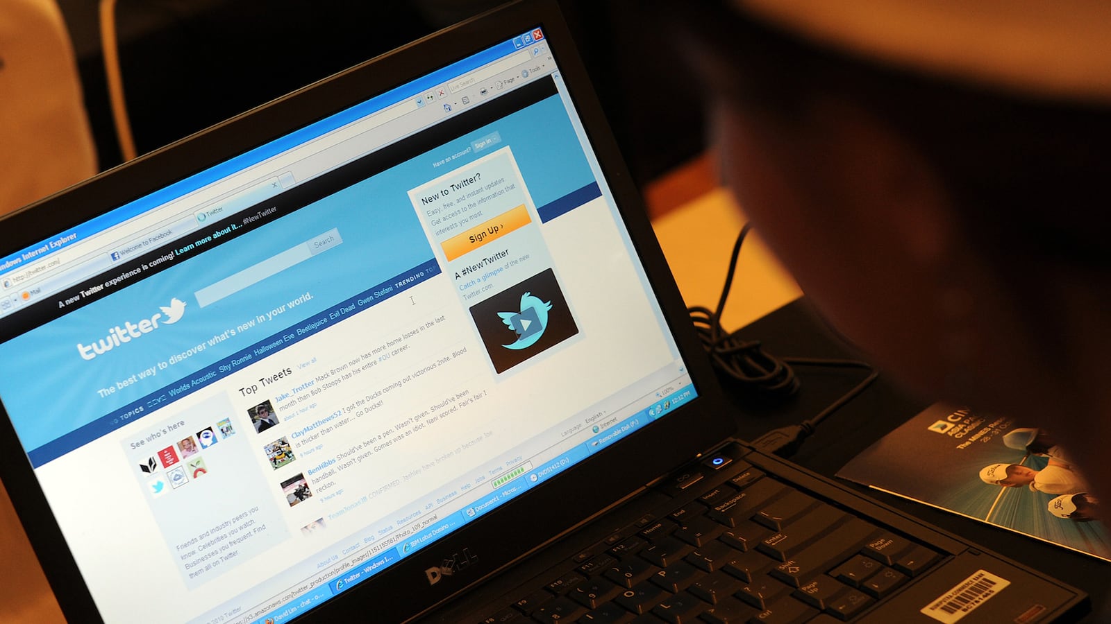 cheats/2012/05/09/twitter-denies-hacking-claim/twitter-account-compromise-cheat_kzaoee