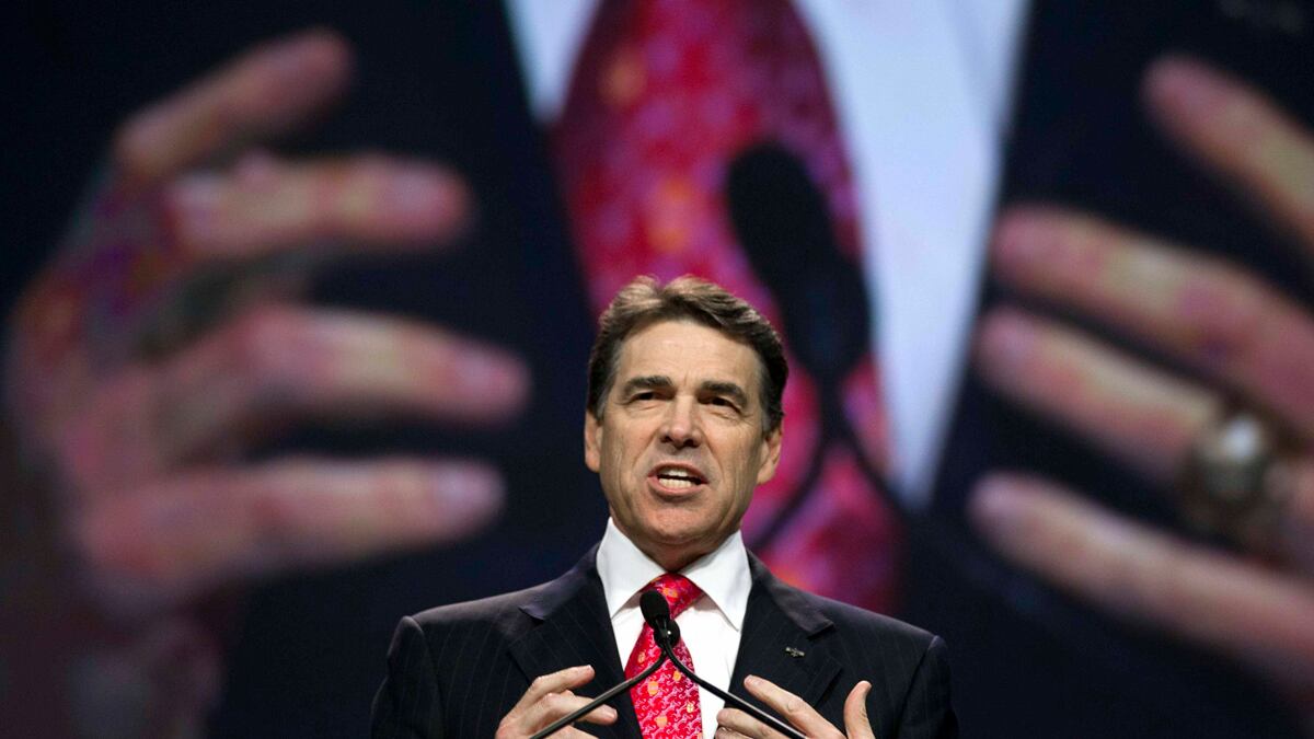 cheats/2011/08/13/perry-best-in-country-at-fundraising/rick-perry-hands-cheat_qyoka4