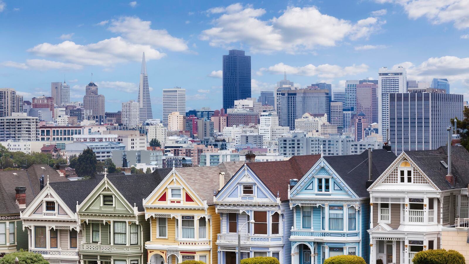 articles/2015/11/03/airbnb-spends-millions-to-rent-san-fran/151103-san-fran-airbnb-tease_uum0ij