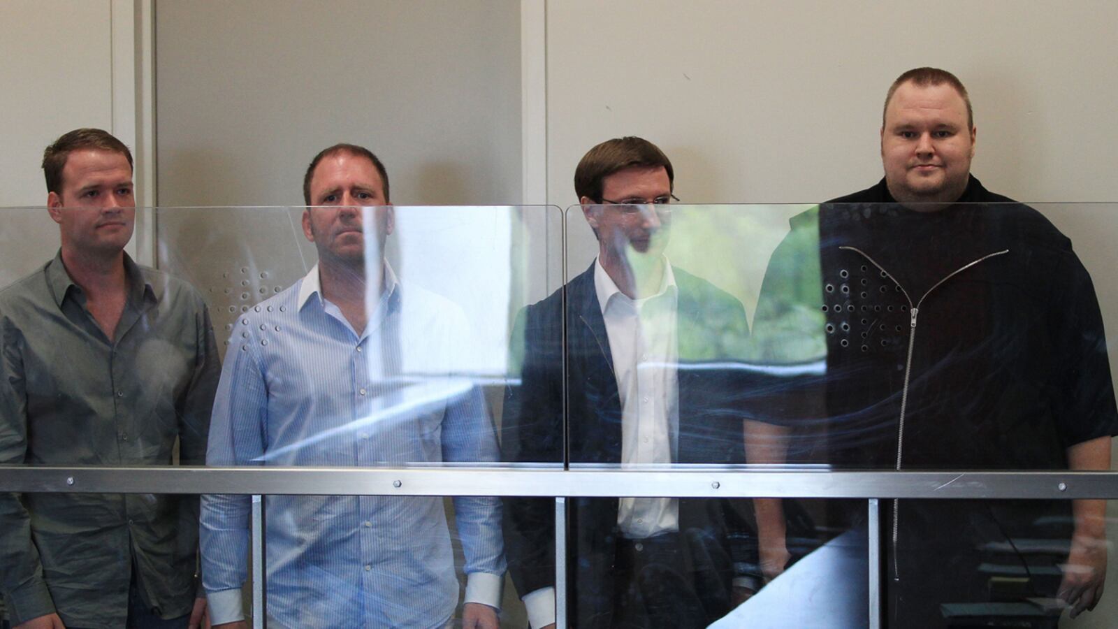 cheats/2012/01/20/n-z-police-raid-megaupload-head/megaupload-kim-dotcom-arrested-cheat_ar0re6