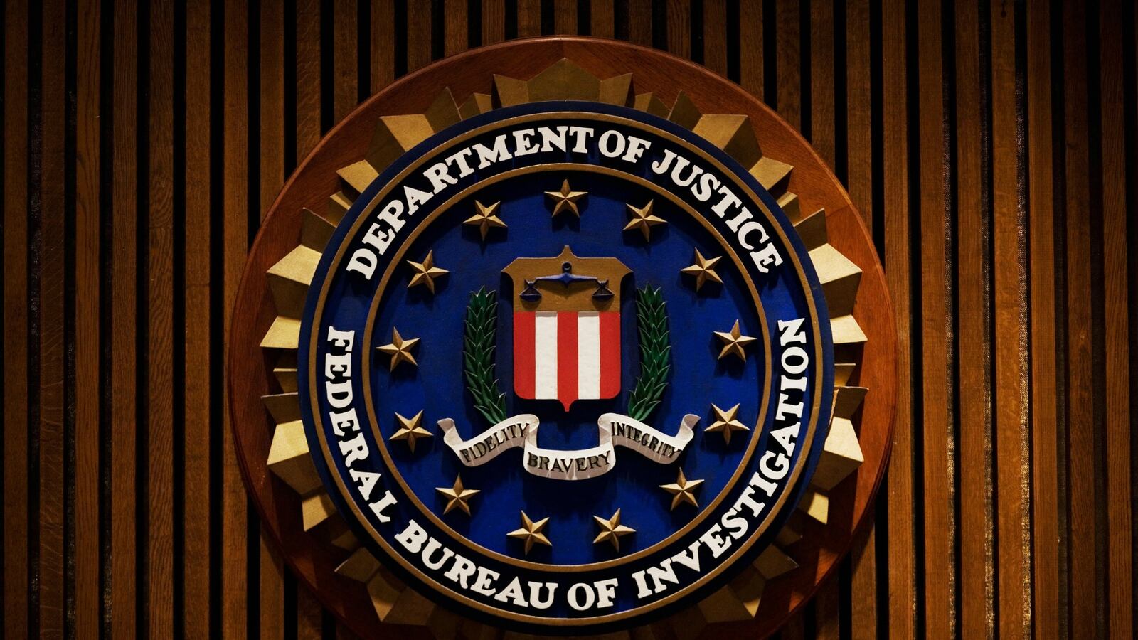 cheats/2014/12/19/fbi-evidence-mishandled-all-over-america/141219-fbi-cheat_v596on