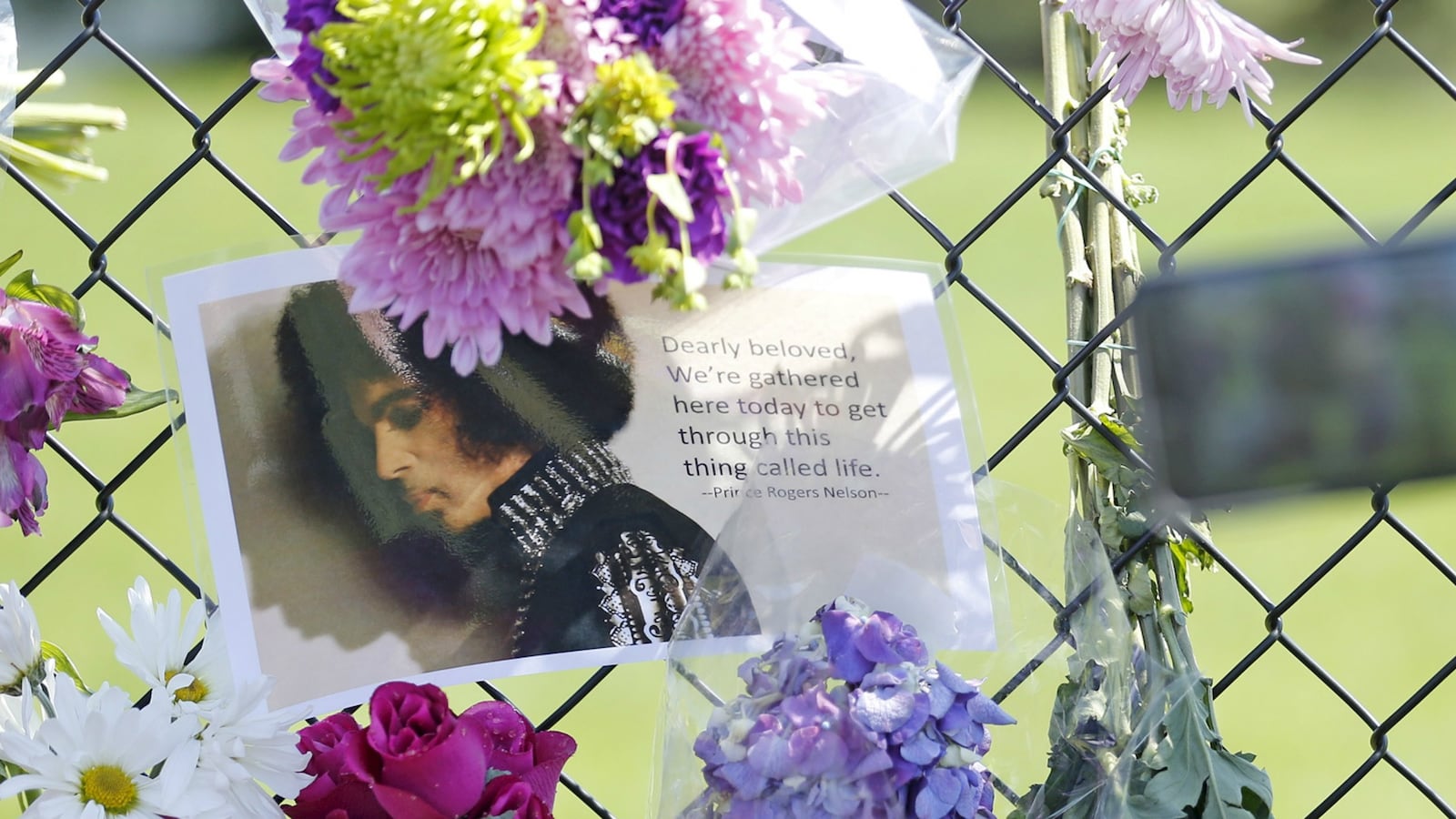 cheats/2016/08/25/prince-s-home-may-open-for-tours-soon/160825-prince-paisley-park-cheat_fl6vh6