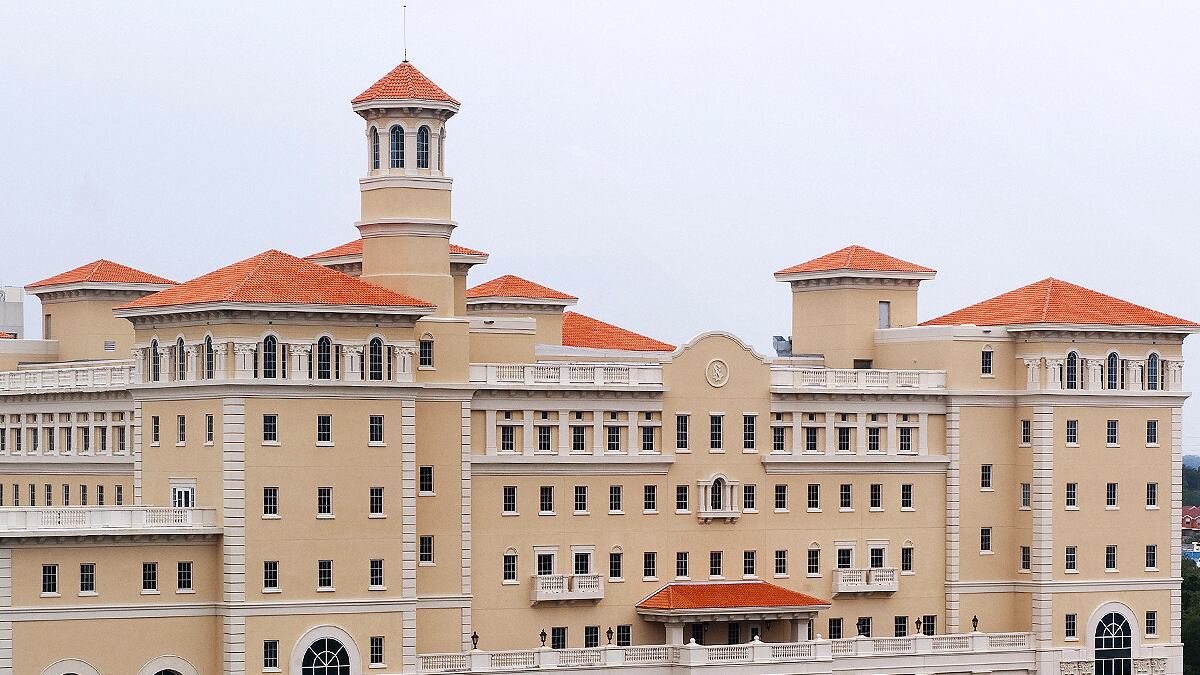 articles/2012/01/07/scientology-insider-emails-attack-on-church-finances/scientology-clearwater-flag-cheat_mzrt5f