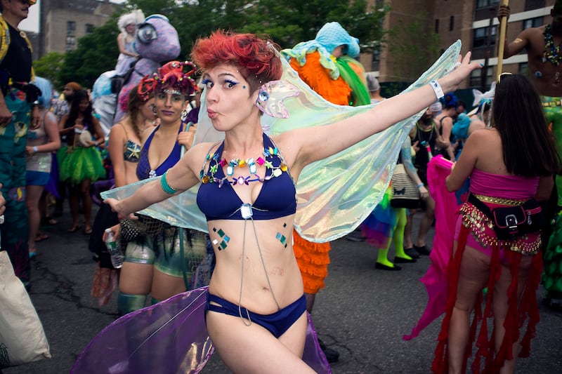 galleries/2015/06/20/seashells-sequins-and-lots-of-glitter-this-years-coney-island-mermaid-parade/150620_mermaid_parade_09_sy0sru