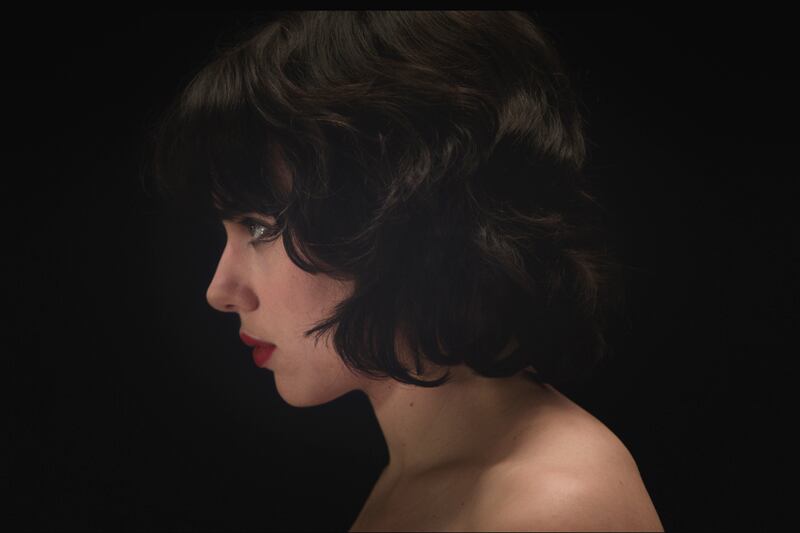 articles/2015/01/06/oscars-2015-the-daily-beast-s-picks-from-scarlett-johansson-to-boyhood/140716-under-the-skin-tease_b6cpsc