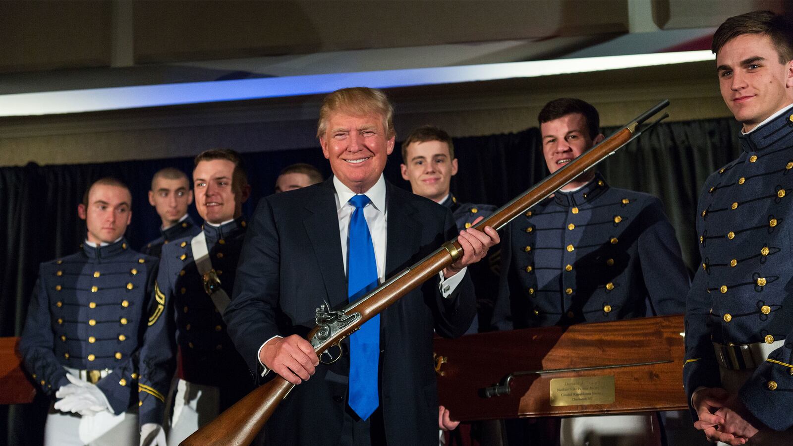 articles/2016/11/11/the-nra-s-big-gun-in-the-white-house/161110-nra-gun-trump-tease_kzczoq
