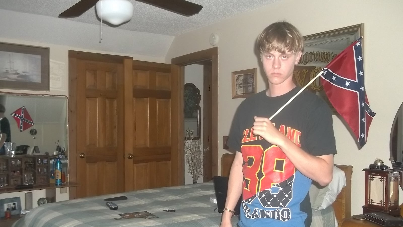 articles/2015/07/01/how-i-escaped-becoming-dylann-roof/150630-parrish-christian-roof-tease_vqdguv