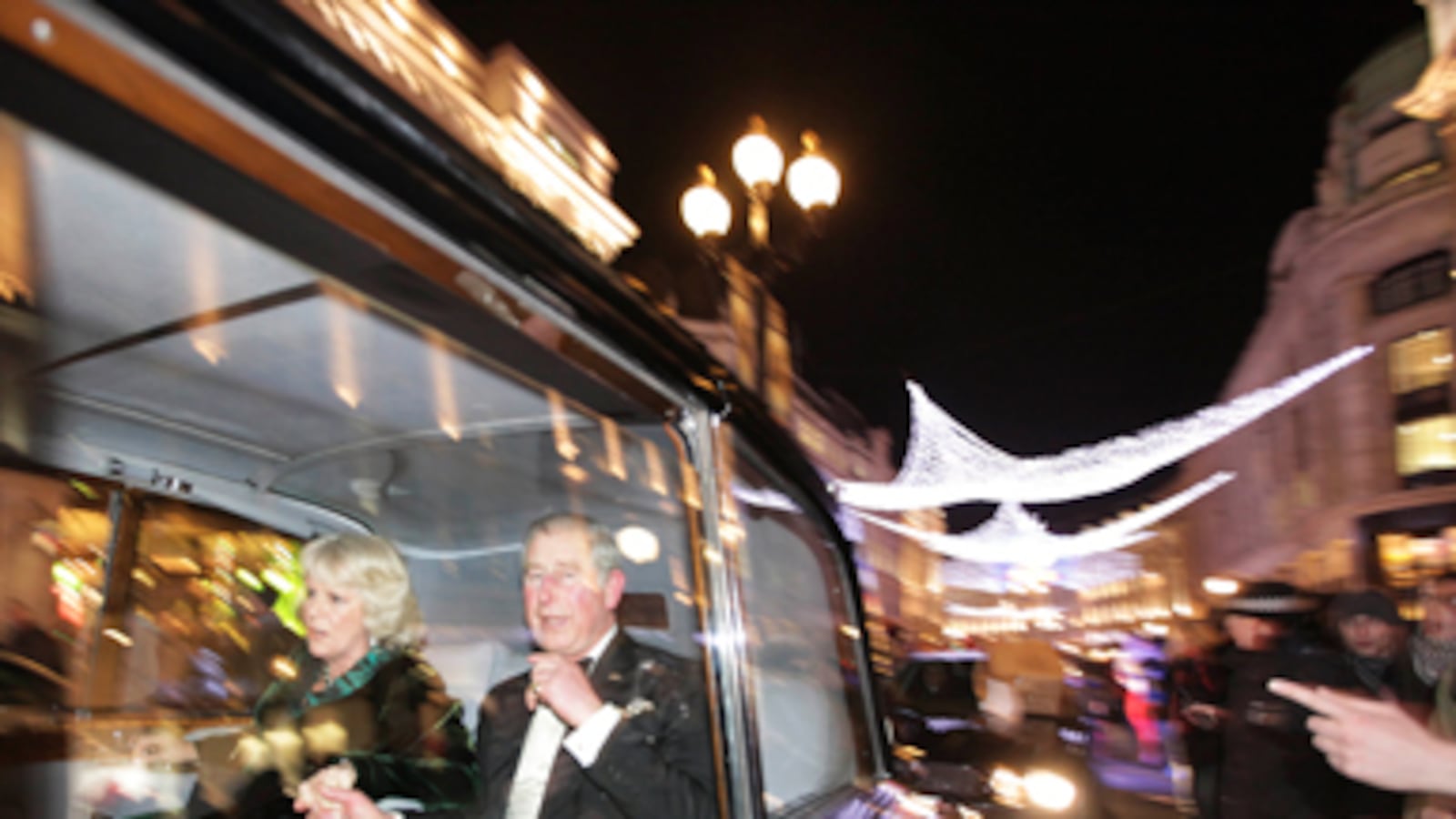 articles/2010/12/10/students-attack-charles-and-camilla-britains-royal-headache/prince-charles-tuition_146473_j3umil