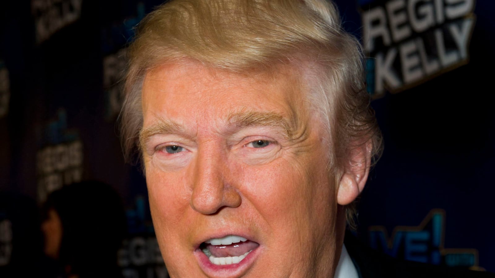 cheats/2012/02/02/trump-to-endorse-romney/donald-trump-endorsement-romney-cheat_mhetr5