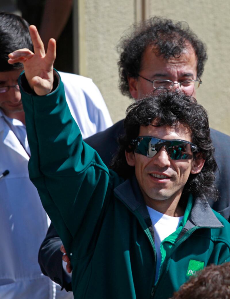 galleries/2010/10/13/chilean-miners-rescue-photos/chilean-miners-14_ne4mwr