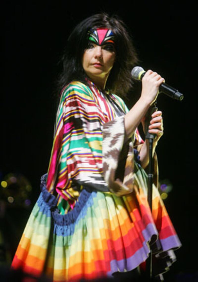 galleries/2010/04/06/celebrity-diplomacy/celebrity-diplomacy---bjork_idxete