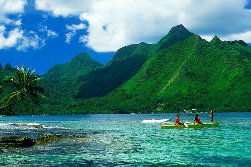 galleries/2013/10/25/top-25-islands-in-the-world-photos/top-islands-moorea-opunohu-bay_od8brx