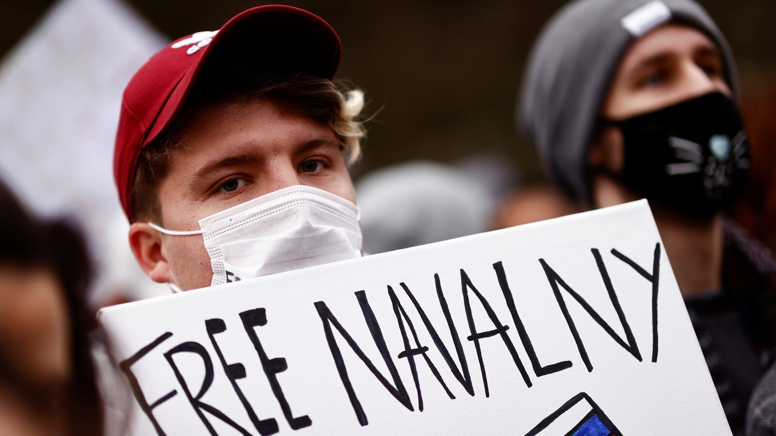 2021-01-23T150931Z_975433434_RC2RDL9ULVC0_RTRMADP_3_RUSSIA-POLITICS-NAVALNY-FRANCE_ma53xr