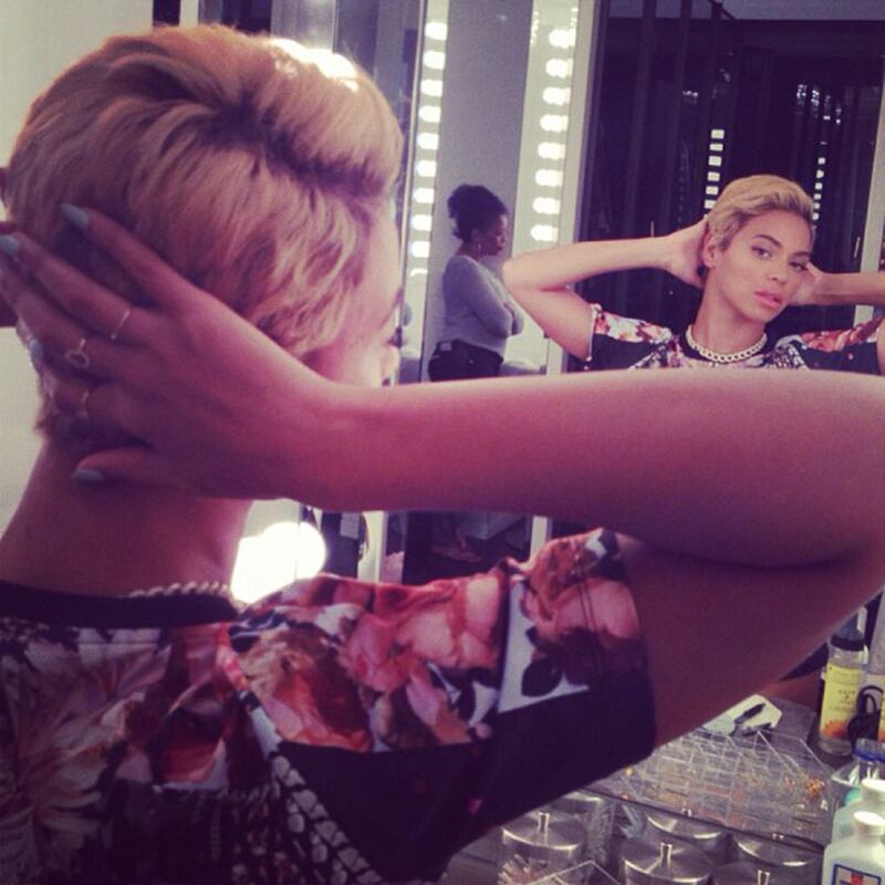 galleries/2013/08/09/beyonce-miley-rihanna-and-more-stars-with-pixie-cuts-photos/130808-short-hair-beyonce_kjb1ov