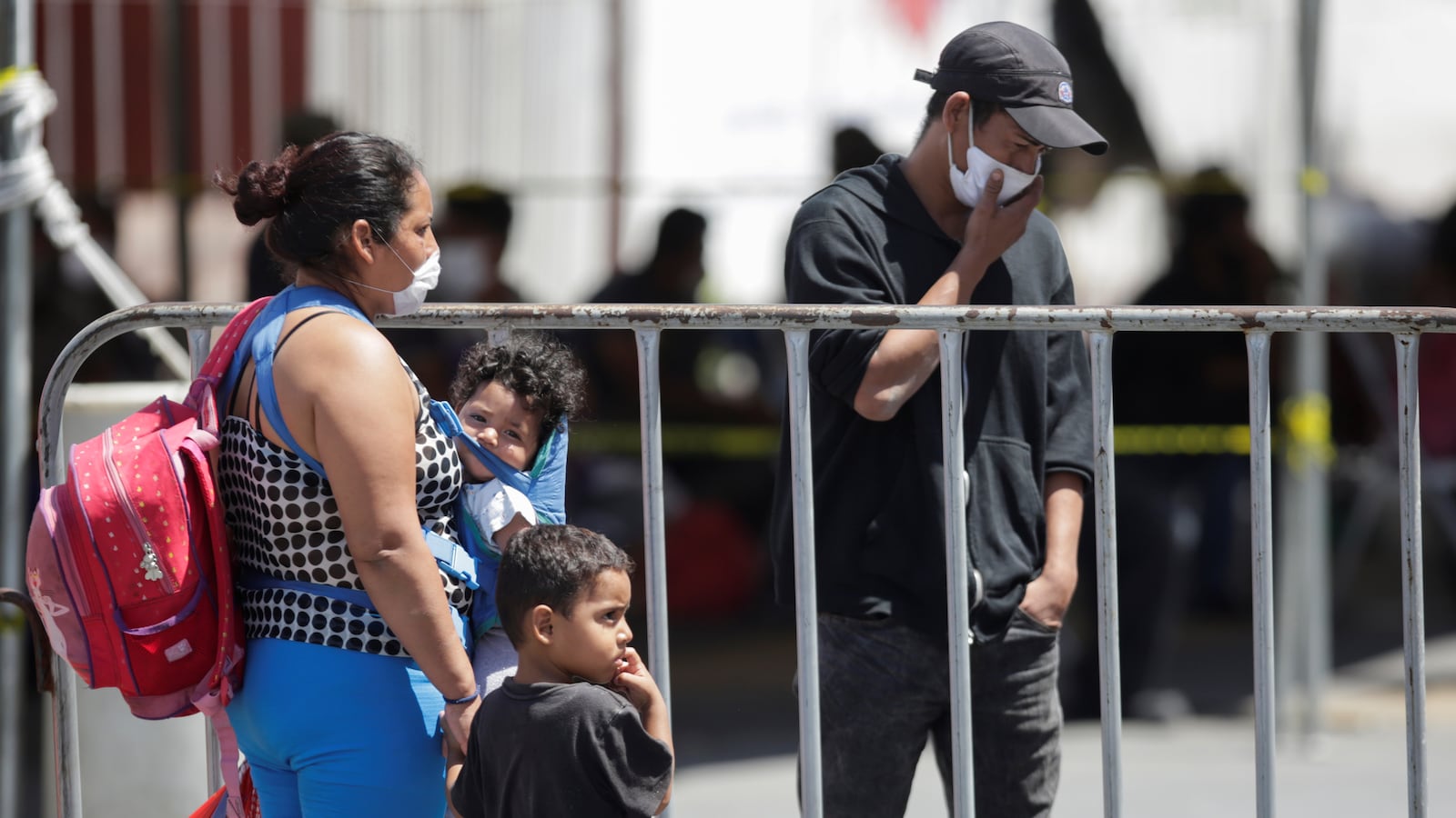 2020-06-12T000000Z_686093284_RC2X7H9LURDN_RTRMADP_3_HEALTH-CORONAVIRUS-MEXICO-SHELTER_lkwixd